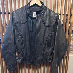 Vintage 80s Women’s Black Leather Biker Moto Crop Jacket Size Medium
